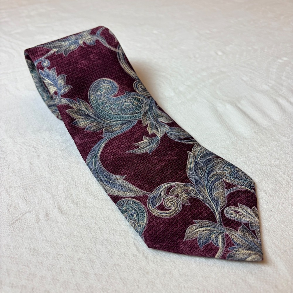 J.T. Beckett Mens Silk Tie Burgundy Blue Paisley Floral Textured Made in USA